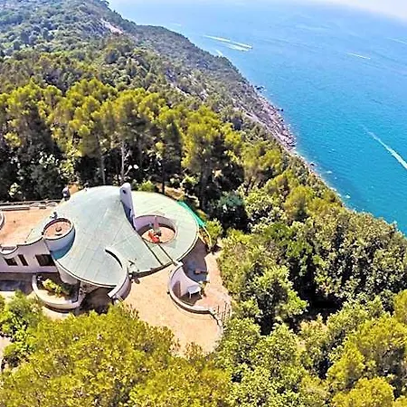 Al Cavalluccio Marino Bed and breakfast 4*